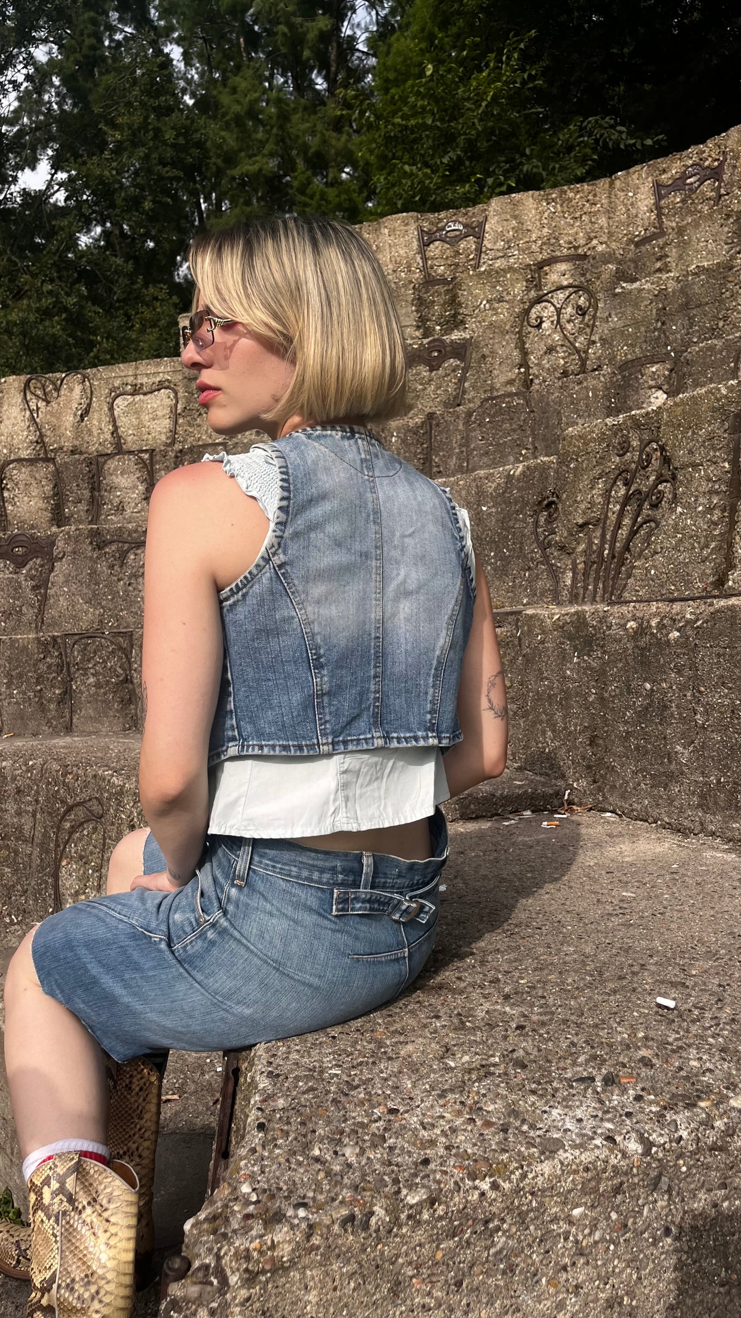 Levi’s denim vest cropped